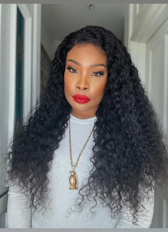 Lace wig with a silk - base cap for a comfortable and smooth feelLACE DEEP WAVER 24