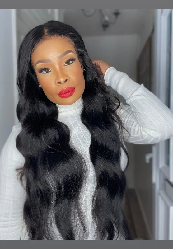 Lace wig with a straight texture for a sleek and minimalist lookLACE KARISSA 30