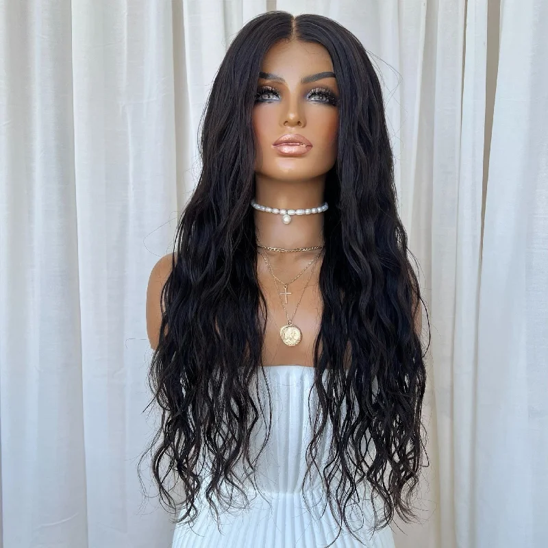 Lace wig with a natural - looking root for a more realistic lookKING KYLIE RAW WAVY | HD FULL LACE STRETCH CAP