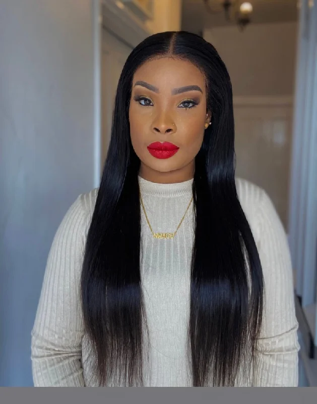 Lace wig with a straight texture for a sleek and minimalist lookLACE MILANO 24