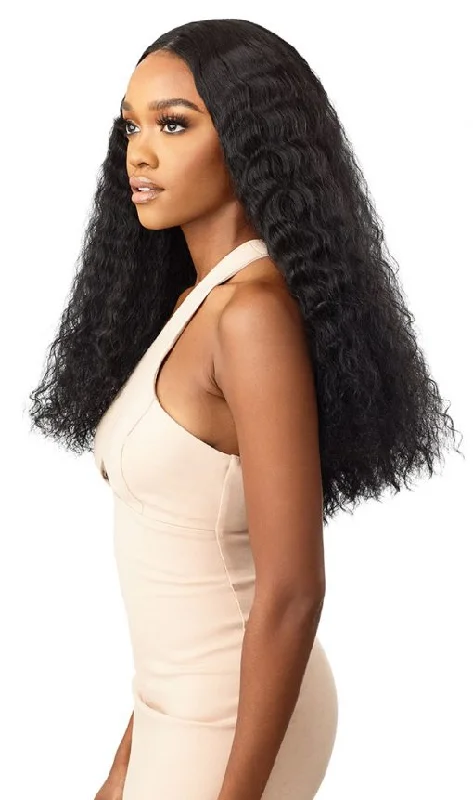 Lace wig with a 200 - density for a full and thick appearanceOUTRE LACE FRONT WIG SOLANA