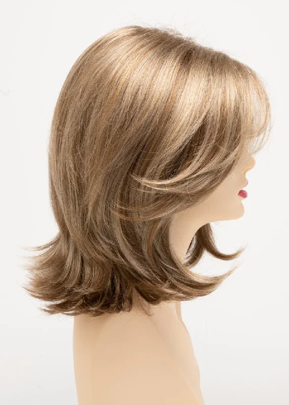 Dark Blonde | A warm honey blonde with soft low-lights and gentle high-lights blended in