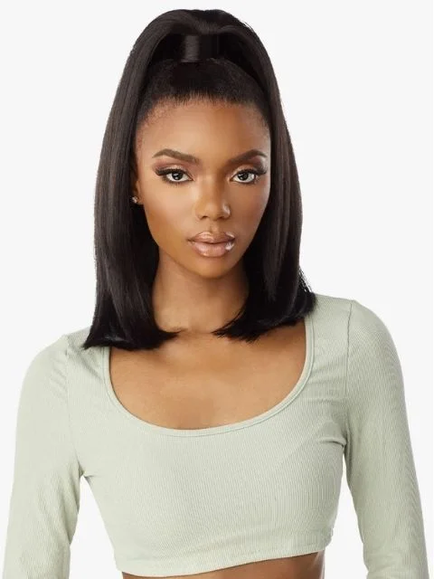 Short wig with auburn highlights for a warm and rich colorSensationnel Instant Up & Down Half Wig - UD19